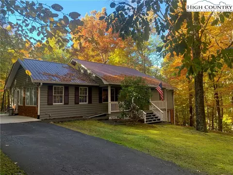 214 Candle St, West Jefferson, NC 28694