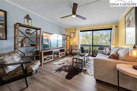 Living - 101 Mid Holiday Ln #E-218, Beech Mountain, NC 28604 photo 2 of 3