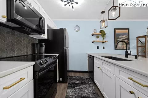 Kitchen - 101 Mid Holiday Ln #E-218, Beech Mountain, NC 28604 photo 1 of 3