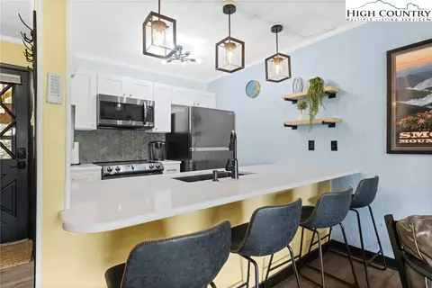 Kitchen - 101 Mid Holiday Ln #E-218, Beech Mountain, NC 28604 photo 2 of 3