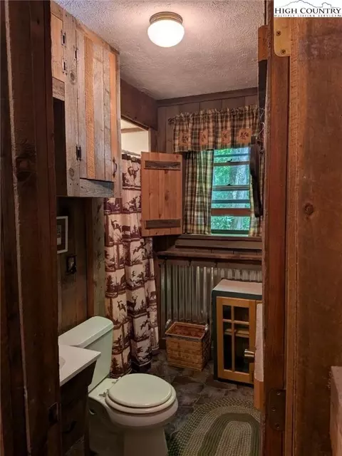 1100 Bodenheimer Dr, Boone, NC 28607 photo 17