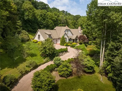 672 Greystone Dr, Boone, NC 28607 photo 2