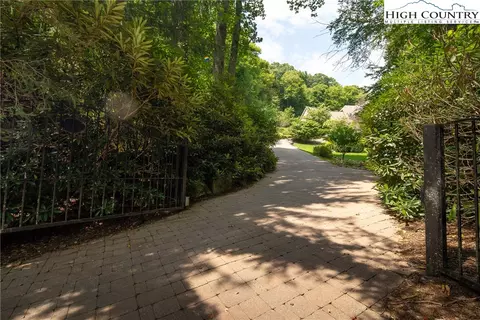 672 Greystone Dr, Boone, NC 28607 photo 46