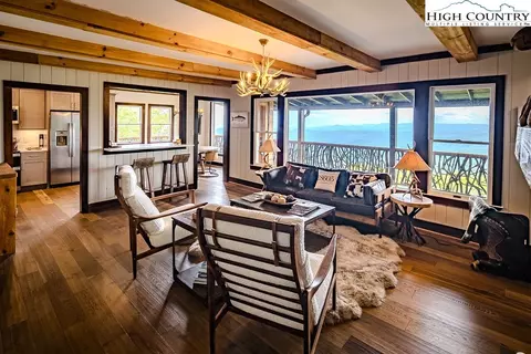 334 Dogwood Ln, Blowing Rock, NC 28605