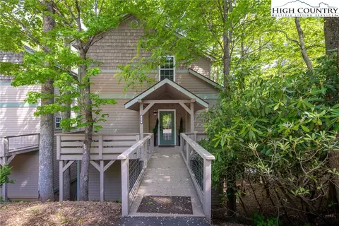 170 Inn At Crestwood Dr, Boone, NC 28607