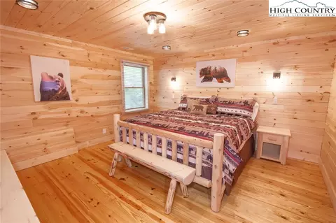 Bedroom - 218 Ridgecrest Cir, Beech Mountain, NC 28604 photo 5 of 5