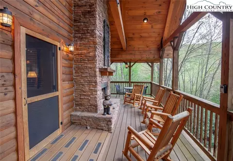 Exterior - 218 Ridgecrest Cir, Beech Mountain, NC 28604 photo 6 of 11