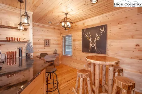 Dining - 218 Ridgecrest Cir, Beech Mountain, NC 28604 photo 2 of 2