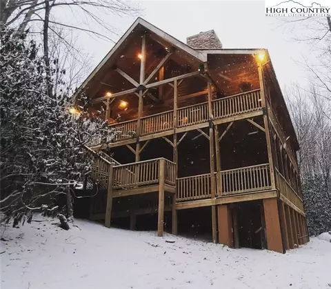 Exterior - 218 Ridgecrest Cir, Beech Mountain, NC 28604 photo 2 of 11