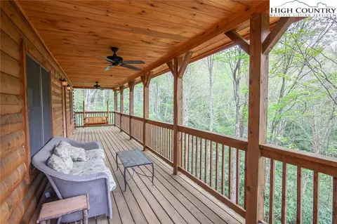 Exterior - 218 Ridgecrest Cir, Beech Mountain, NC 28604 photo 8 of 11