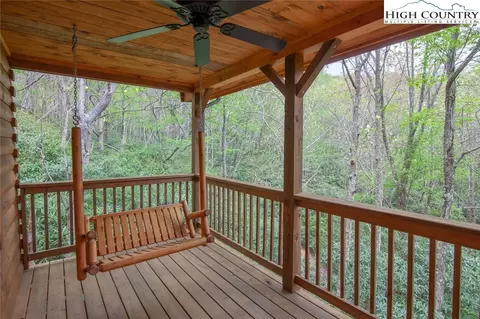 Exterior - 218 Ridgecrest Cir, Beech Mountain, NC 28604 photo 10 of 11
