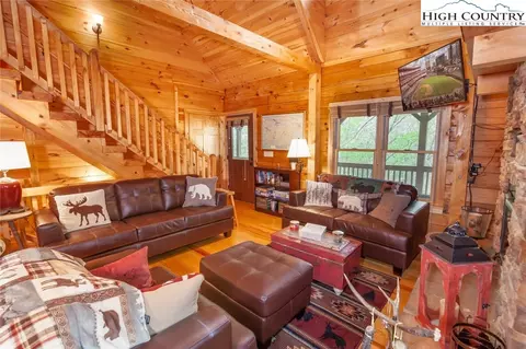 Living - 218 Ridgecrest Cir, Beech Mountain, NC 28604 photo 1 of 3