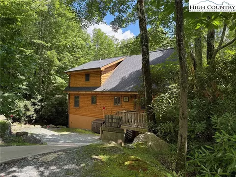 218 Ridgecrest Cir, Beech Mountain, NC 28604