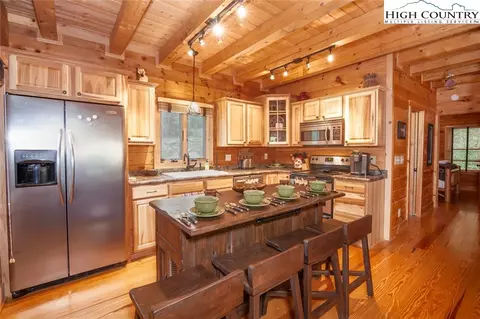 Kitchen - 218 Ridgecrest Cir, Beech Mountain, NC 28604 photo 2 of 2