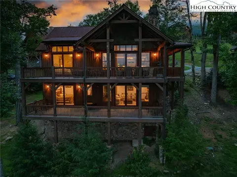 192 Eagle Village Cir, Banner Elk, NC 28604