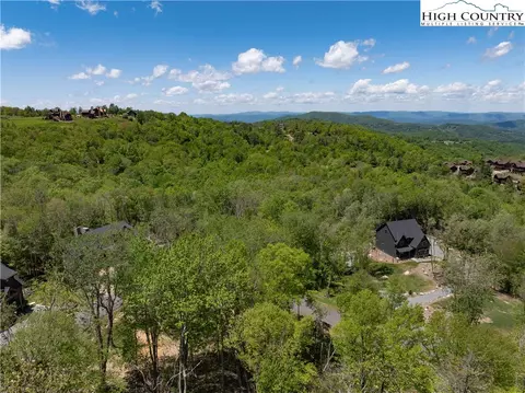 Es28 Eagle Springs Trail, Banner Elk, NC 28604