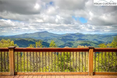 131 Shooting Star Trl, Boone, NC 28607 photo 2
