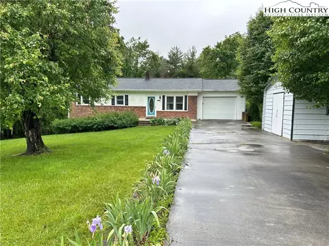 4222 Ridgeglen Rd, Sparta, NC 28675