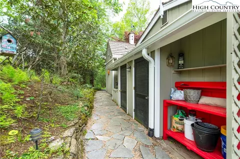Exterior - 137 Oak, Boone, NC 28607 photo 4 of 10