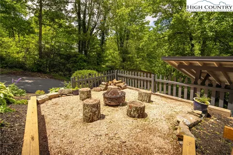 1572 Bamboo Rd, Boone, NC 28607 photo 3