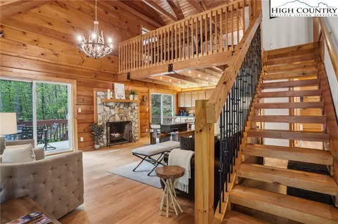 909 Niley Cook Rd, Blowing Rock, NC 28605