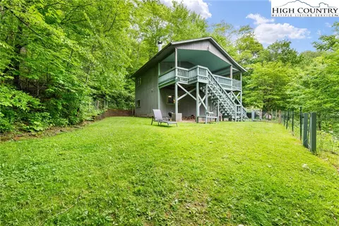 391 Apple Valley Rd, Zionville, NC 28698