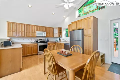 251 Skiview Rd, Seven Devils, NC 28604 photo 15