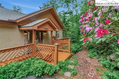 251 Skiview Rd, Seven Devils, NC 28604 photo 4