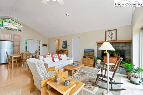 251 Skiview Rd, Seven Devils, NC 28604 photo 12