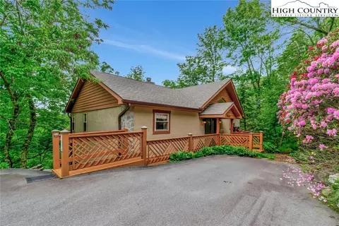 251 Skiview Rd, Seven Devils, NC 28604 photo 2