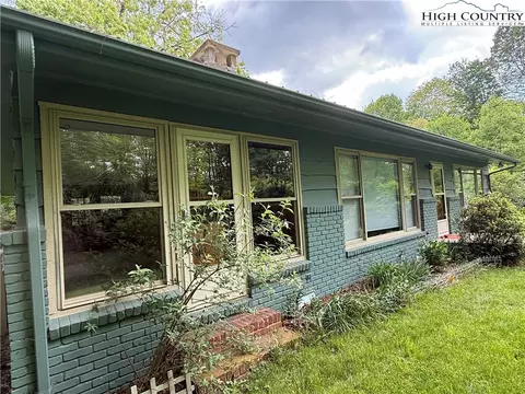 194 Abbey Rd, Boone, NC 28607 photo 2