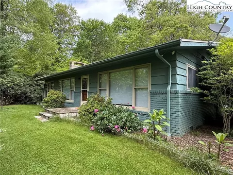 194 Abbey Rd, Boone, NC 28607 photo 3
