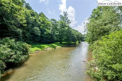 200 Riverview Rd, Boone, NC 28607 photo 3