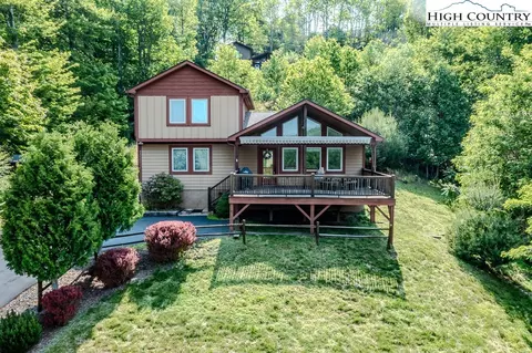 220 Trickling Creek Ln, Blowing Rock, NC 28605