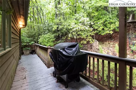 205 Birch Ln, Deep Gap, NC 28618 photo 5