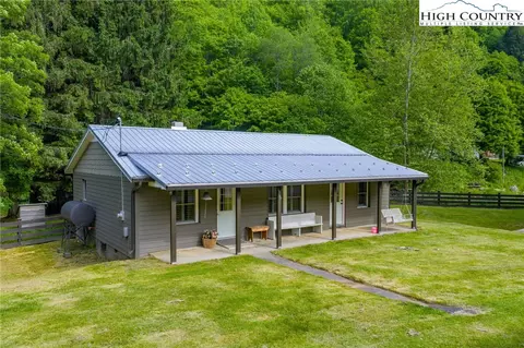 1369 Anderson Hill Rd, Lansing, NC 28643