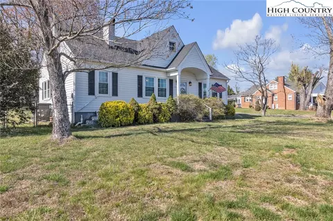 1109 NE Wildwood Rd, Lenoir, NC 28645