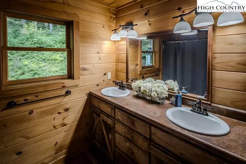 Bath - 8012 Big Ivy, Purlear, NC 28665 photo 2 of 4