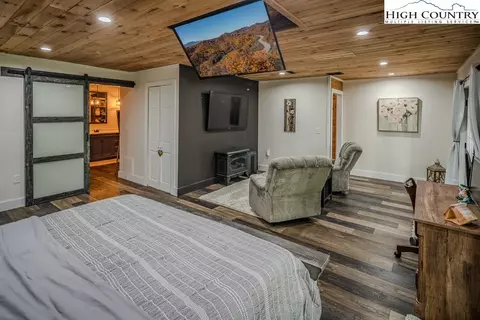 Bedroom - 8012 Big Ivy, Purlear, NC 28665 photo 12 of 12
