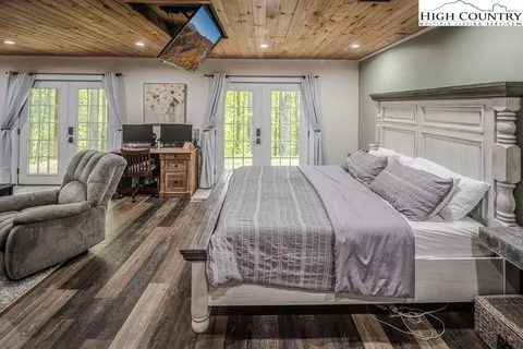 Bedroom - 8012 Big Ivy, Purlear, NC 28665 photo 11 of 12