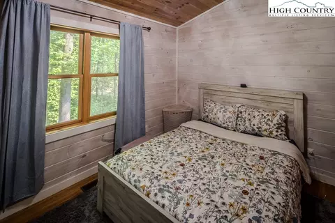 Bedroom - 8012 Big Ivy, Purlear, NC 28665 photo 6 of 12