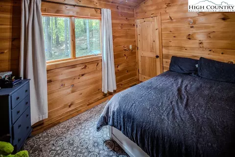 Bedroom - 8012 Big Ivy, Purlear, NC 28665 photo 4 of 12