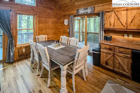 Dining - 8012 Big Ivy, Purlear, NC 28665 photo 2 of 3