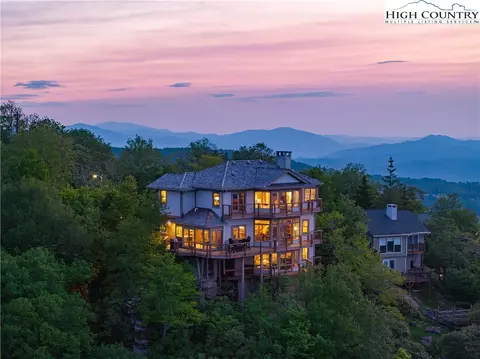 311 N Pinnacle Ridge Rd, Beech Mountain, NC 28604