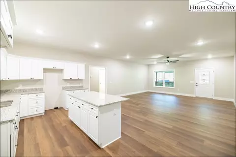 322 Laurel Ln, Jefferson, NC 28640 photo 8