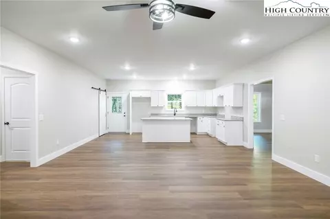 322 Laurel Ln, Jefferson, NC 28640 photo 9