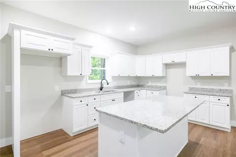322 Laurel Ln, Jefferson, NC 28640 photo 15