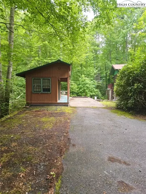 36 Sourwood Knl, Newland, NC 28657