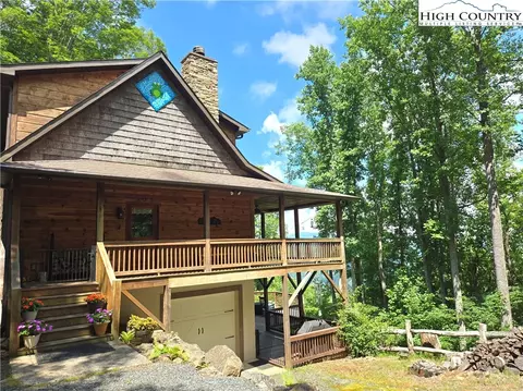 80 Dana Dr, Bakersville, NC 28705