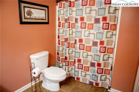 Bath - 171 Shores Way, Boone, NC 28607 photo 2 of 5